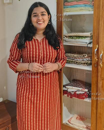 Red Zigzag Slitted Kurta