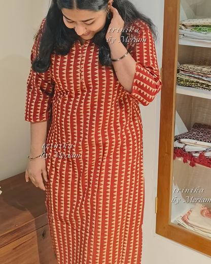 Red Zigzag Slitted Kurta
