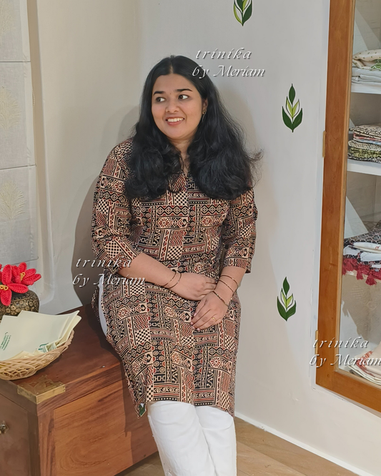 Black Maroon Slitted Kurta