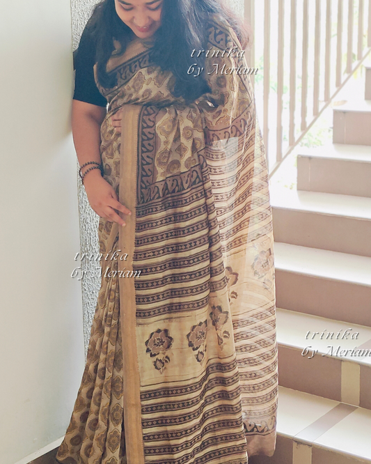 Grey Beige Maheshwari Silk Cotton Saree
