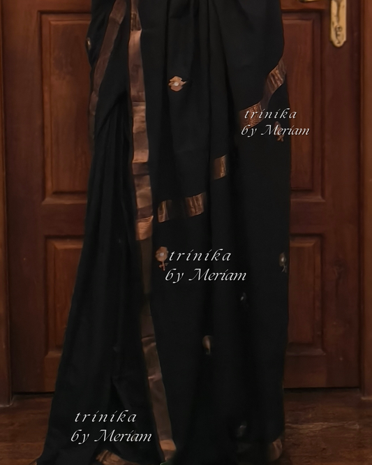 Black Jamdani Saree with Zari Flower