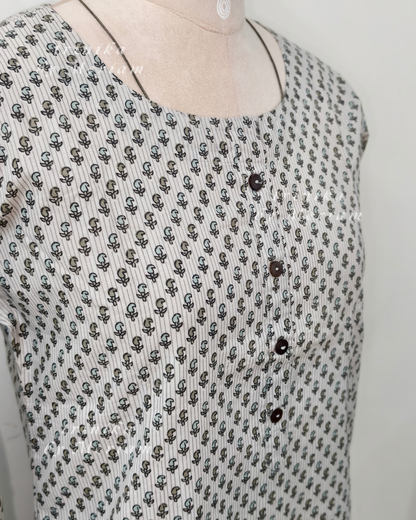 Off White Round-Neck Slitted Kurta