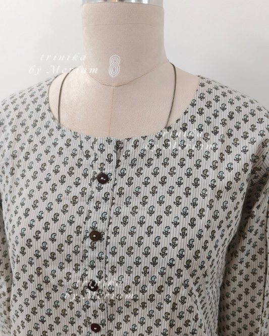 Off White Round-Neck Slitted Kurta