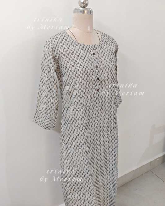 Off White Round-Neck Slitted Kurta